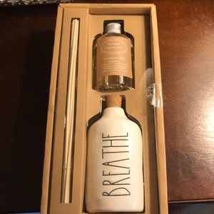 Rae Dunn Eucalyptus Mint BREATHE oil diffuser